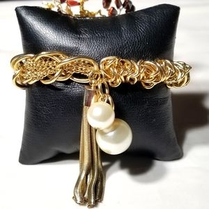 TASSEL GOLD TONE PEARL BRACELET